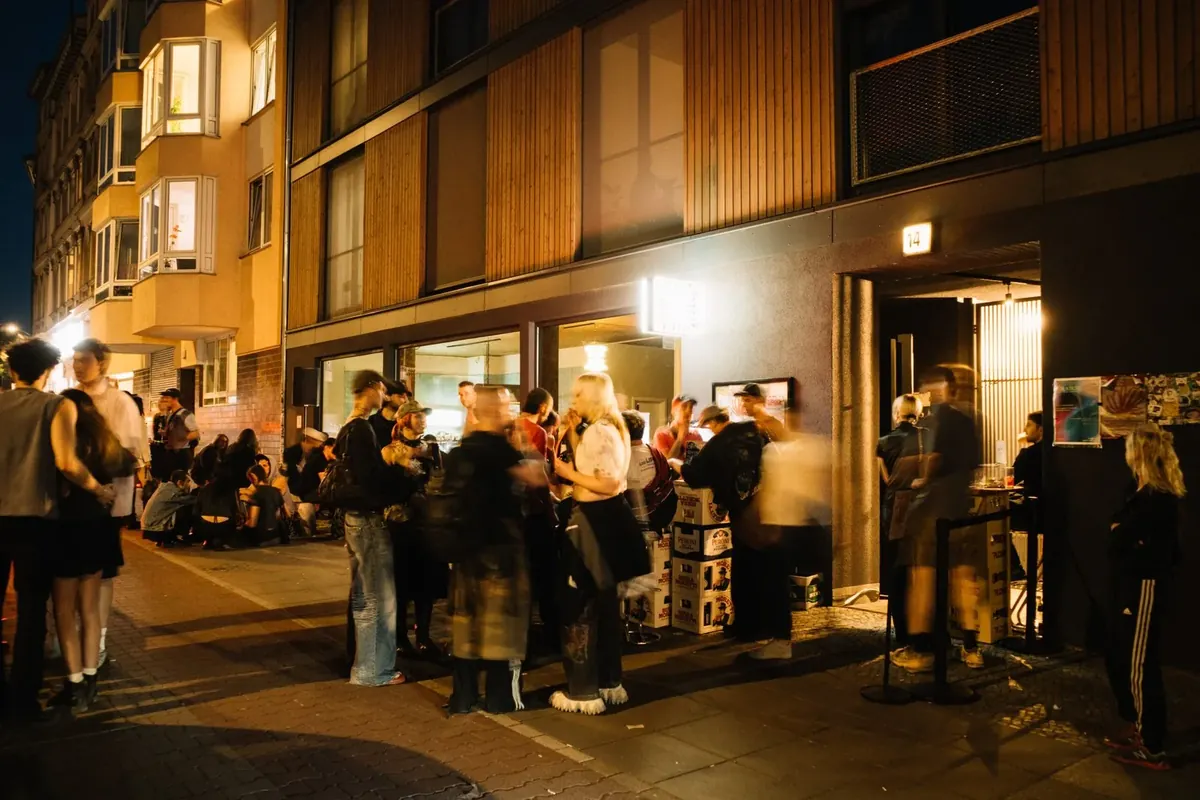 Ein abendliches Treffen vor GIRI